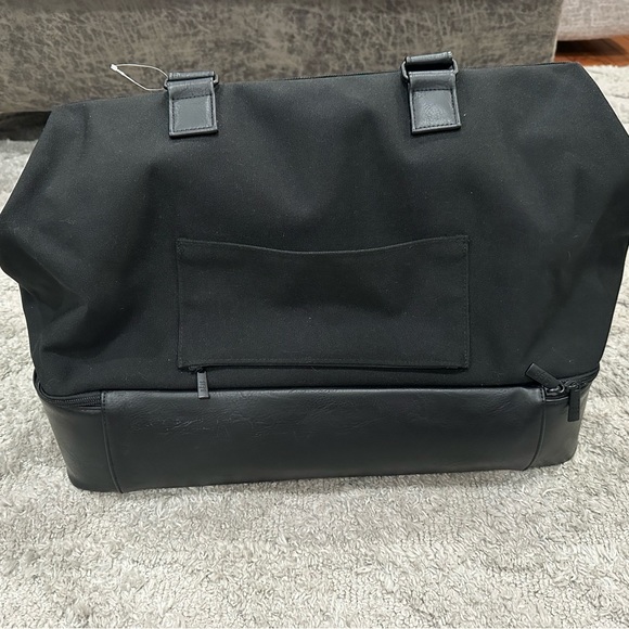 Beis The Weekender Black Bag with Shoulder Strap - Picture 7 of 11